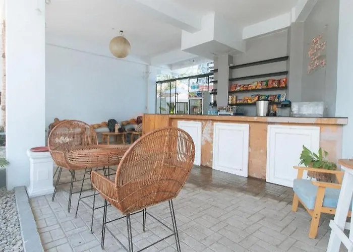 Hotel Reddoorz @ Fat J Apartelle Mactan Lapu-Lapu City