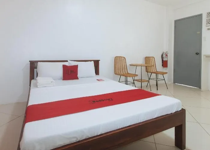 Hotel Reddoorz @ Fat J Apartelle Mactan *