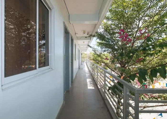 Reddoorz @ Fat J Apartelle Mactan Hotel *